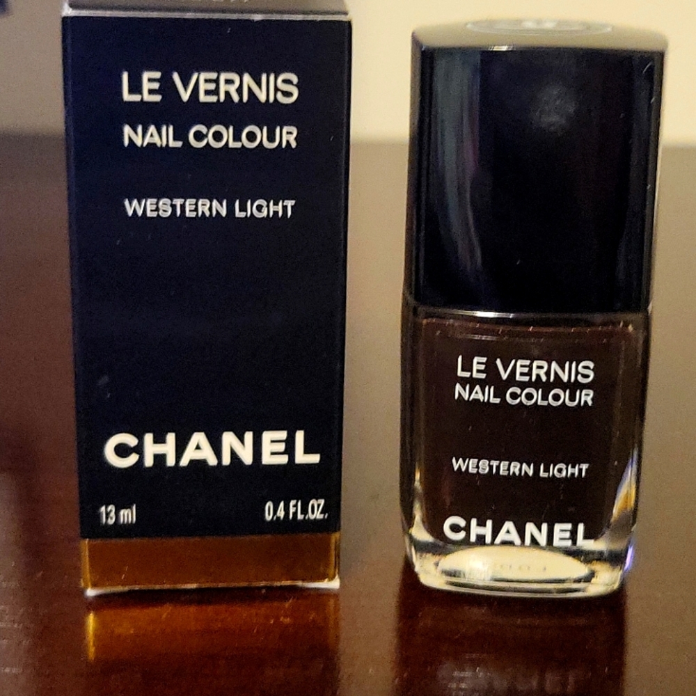 Chanel polish